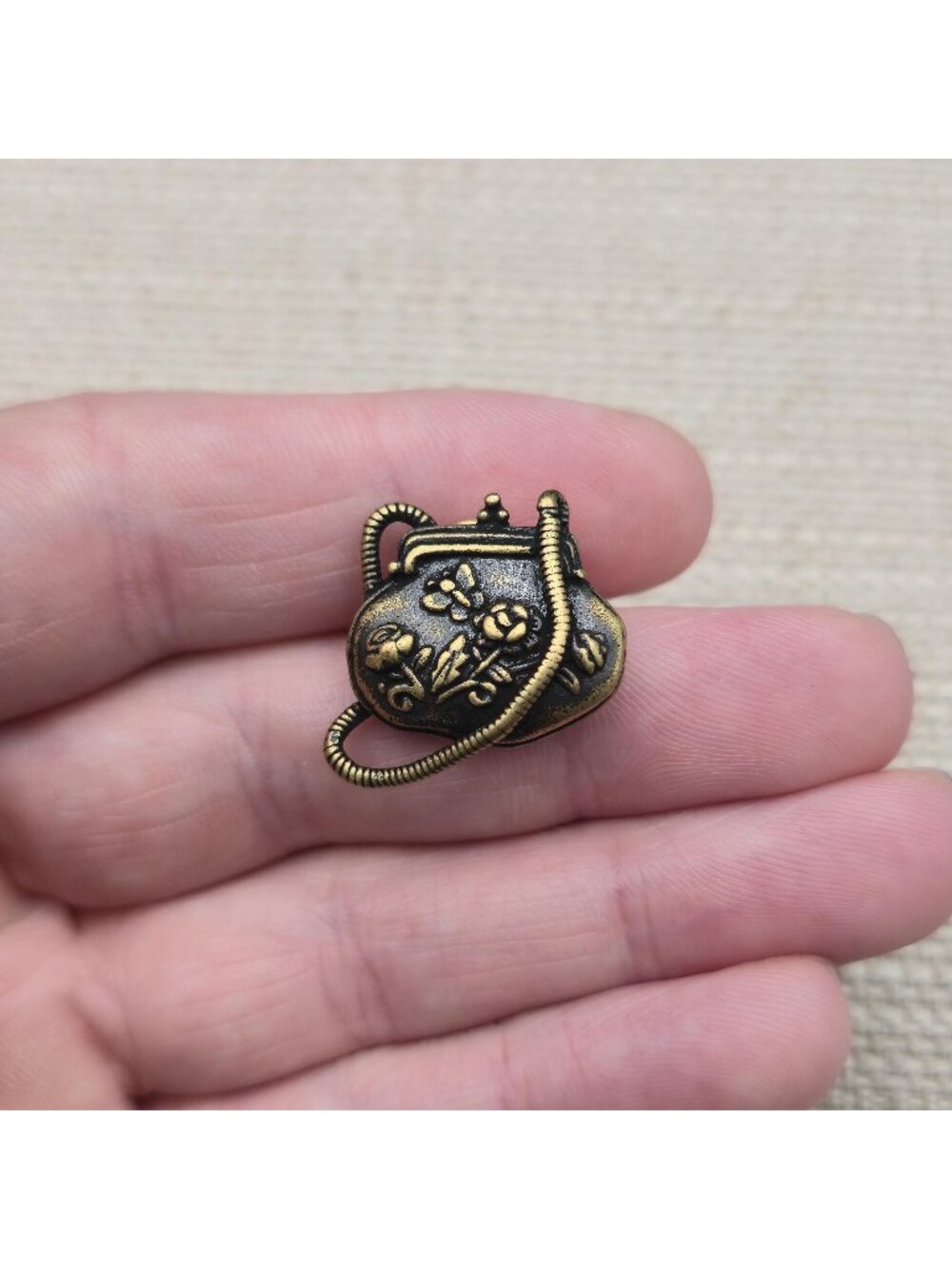 Vintage Brass Gold Tone Purse Handbag Floral Details Lapel Pin A8212 - Picture 1 of 6